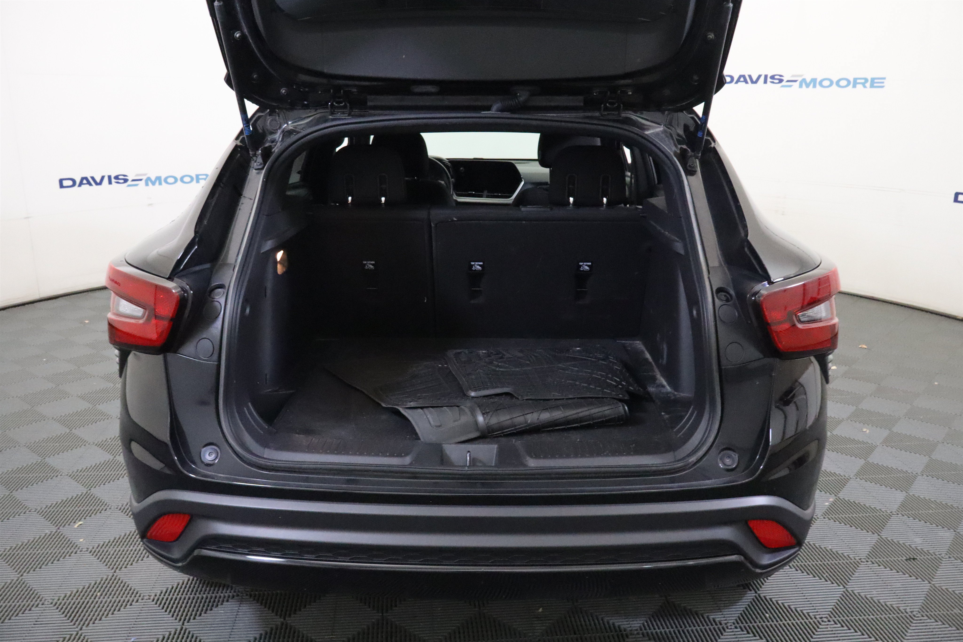 Used 2024 Chevrolet Trax RS FWD image 9