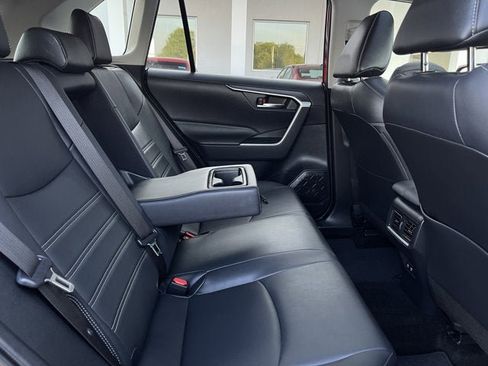 Used 2021 Toyota RAV4 XLE Premium w/ Carpet Mat Package (TMS) image 34