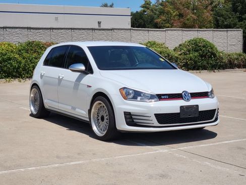 Used 2017 Volkswagen GTI S FWD image 3