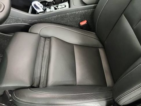 Used 2025 Volvo XC40 B5 Plus w/ Protection Package Premier AWD/4WD image 13