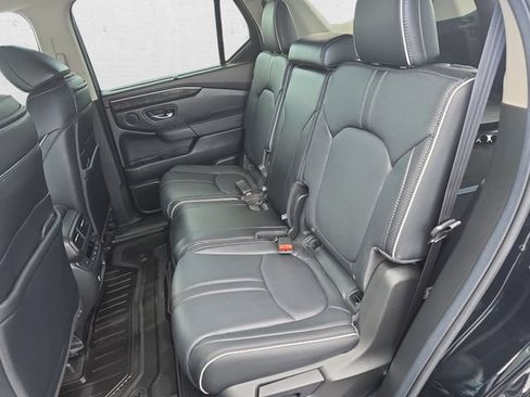 Used 2025 Honda Pilot Elite image 16