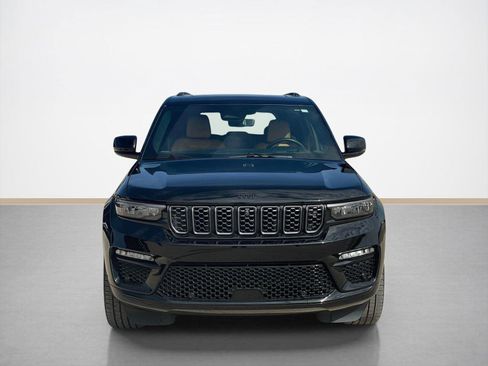 Used 2025 Jeep Grand Cherokee Summit image 2