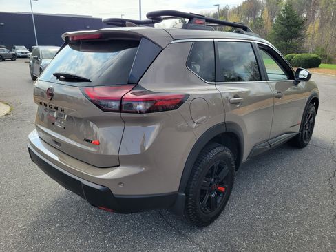 Certified 2025 Nissan Rogue Rock Creek image 5