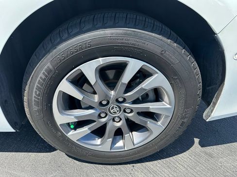 Used 2020 Toyota Prius Limited w/ Premium Convenience Package FWD image 7