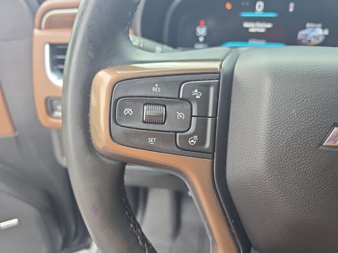 Used 2024 Chevrolet Suburban High Country AWD/4WD image 19