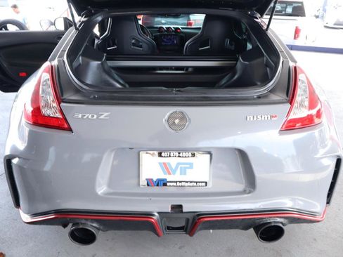 Used 2020 Nissan 370Z NISMO RWD image 32