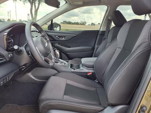 Certified 2025 Subaru Outback Premium image 3