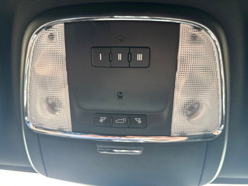 Used 2018 Jeep Grand Cherokee Limited AWD/4WD image 48
