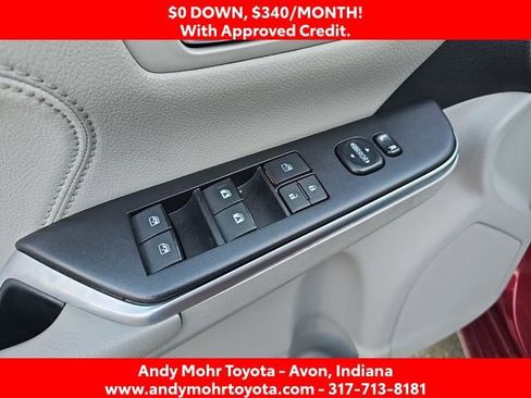 Used 2017 Toyota Camry XLE image 12
