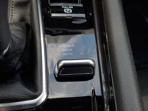 New 2025 Jeep Compass Sport image 32