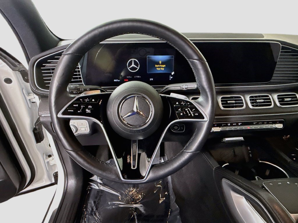Used 2025 Mercedes-Benz GLS 450 4MATIC image 12