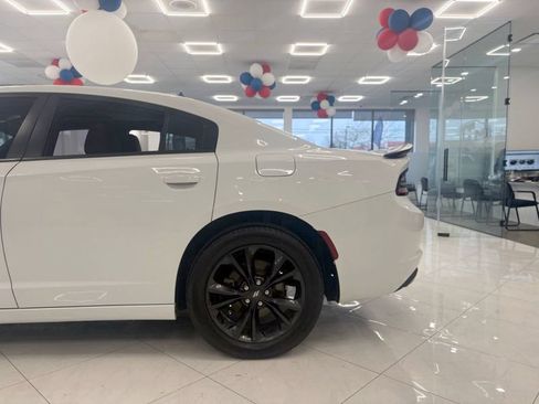 Used 2020 Dodge Charger SXT w/ Blacktop Package AWD/4WD image 7