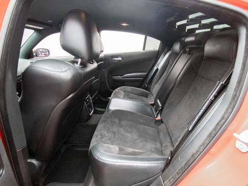 Used 2017 Dodge Charger R/T Scat Pack w/ Beats Audio Group RWD image 28