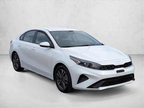 Used 2024 Kia Forte LXS image 3