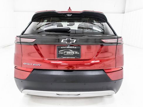 Used 2022 Chevrolet Bolt EUV Premier w/ Sun & Sound Package FWD image 5