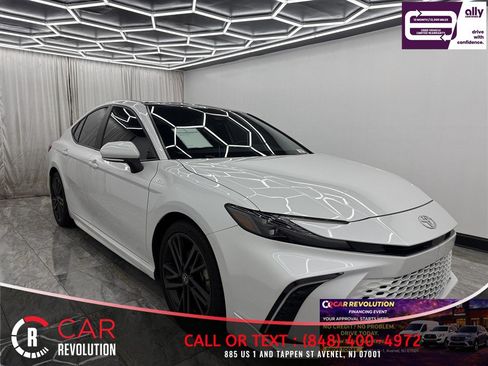 Used 2025 Toyota Camry XSE FWD image 1