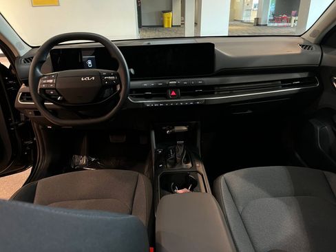 Used 2025 Kia K4 FWD image 32