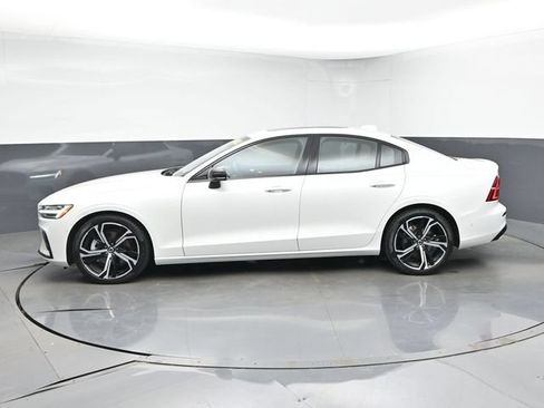 Used 2025 Volvo S60 B5 Plus FWD image 6
