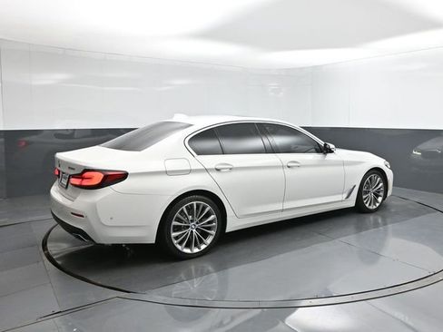 Used 2021 BMW 530i w/ Premium Package image 11