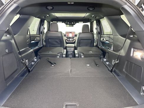 New 2026 Ford Explorer ST-Line w/ ST-Line Street Pack image 18