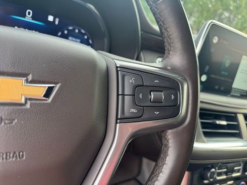 Used 2022 Chevrolet Suburban LT image 23