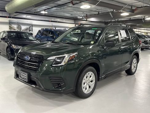 Used 2023 Subaru Forester AWD/4WD image 5