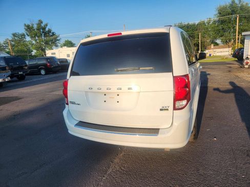 Used 2016 Dodge Grand Caravan SXT FWD image 5