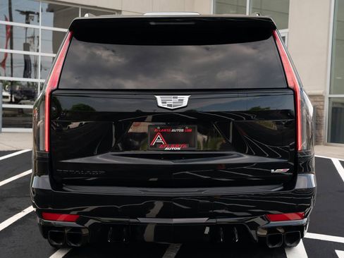 Used 2023 Cadillac Escalade ESV V w/ LPO, ONYX Package AWD/4WD image 14