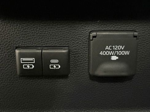 Used 2022 Toyota Tundra Capstone AWD/4WD image 19