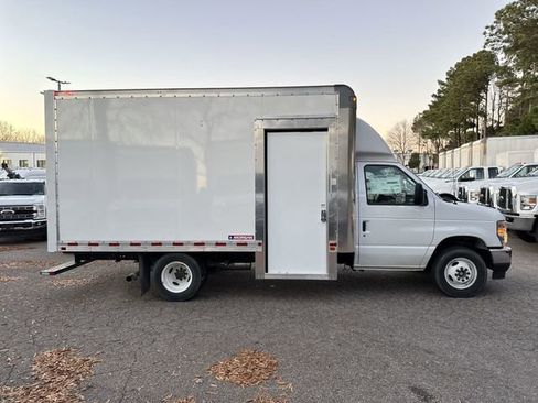 New 2025 Ford E-350 and Econoline 350 Super Duty w/ Driver's Safety Package RWD image 9