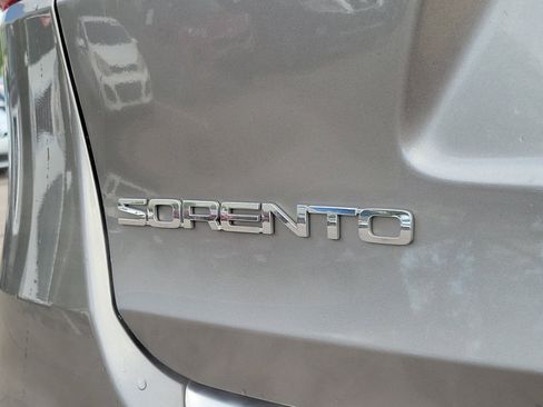 Used 2016 Kia Sorento SX image 6