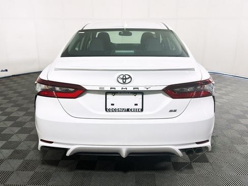 Used 2023 Toyota Camry SE w/ Convenience Package FWD image 4