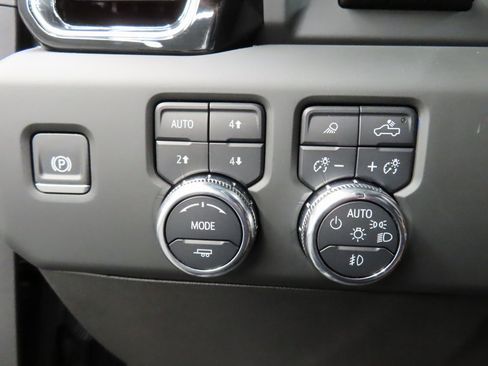 Used 2024 GMC Sierra 3500 Denali Ultimate image 50