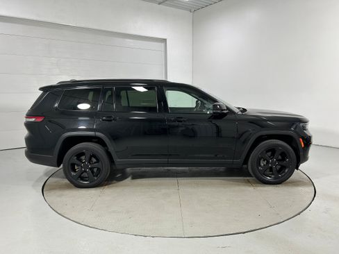 Used 2022 Jeep Grand Cherokee L Laredo AWD/4WD image 37