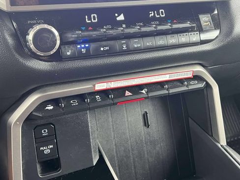 Certified 2025 Toyota Tundra Limited AWD/4WD image 34