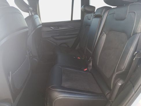 Certified 2024 Jeep Grand Cherokee Altitude image 15