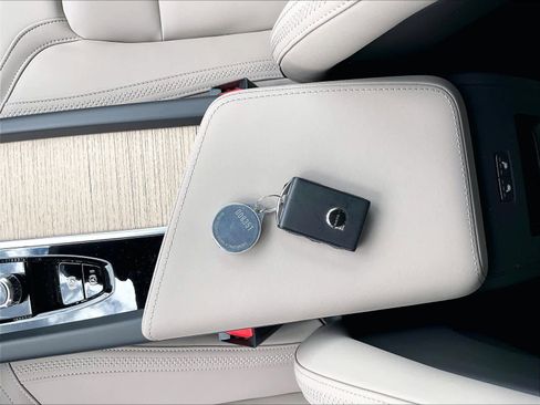 New 2026 Volvo XC60 T8 Plus w/ Protection Package Premier image 34