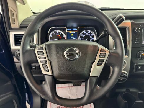 Used 2019 Nissan Titan SV image 13