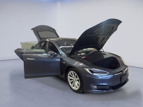 Used 2017 Tesla Model S 100D image 7