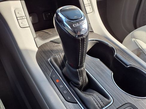 Used 2019 GMC Acadia SLT FWD image 8
