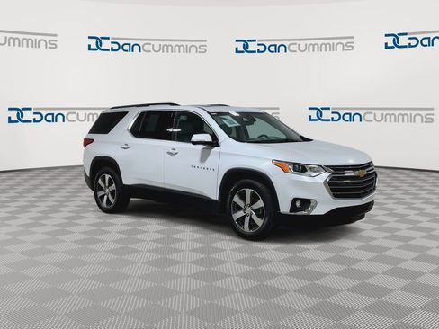Used 2020 Chevrolet Traverse LT w/ LT Premium Package AWD/4WD image 2
