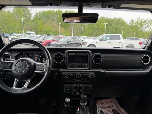 Used 2023 Jeep Wrangler Unlimited Sahara w/ Cold Weather Group AWD/4WD image 12