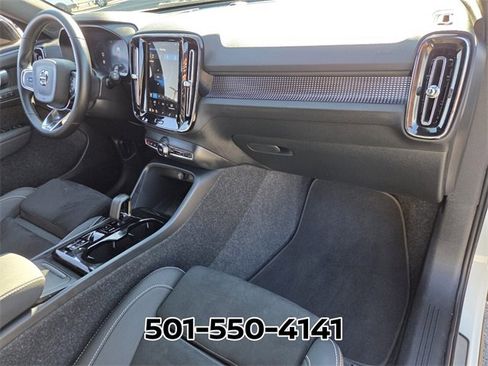 Used 2025 Volvo XC40 B5 Plus image 20