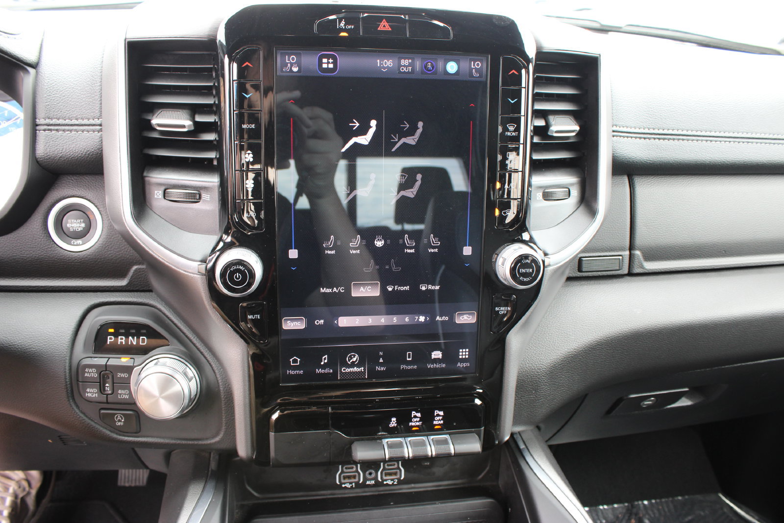 Used 2026 RAM 1500 Laramie AWD/4WD image 14