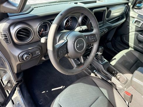 Used 2023 Jeep Wrangler Willys image 10