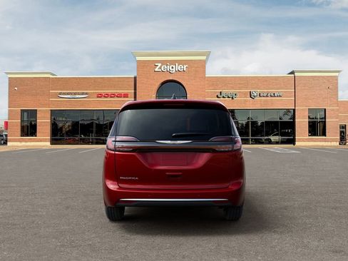 New 2026 Chrysler Pacifica Select image 7