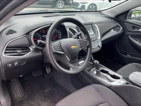 Used 2017 Chevrolet Malibu LT FWD image 14