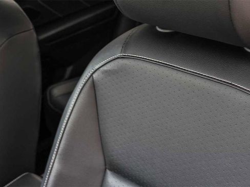 Used 2022 Volkswagen Tiguan SE w/ Panoramic Sunroof Package image 25