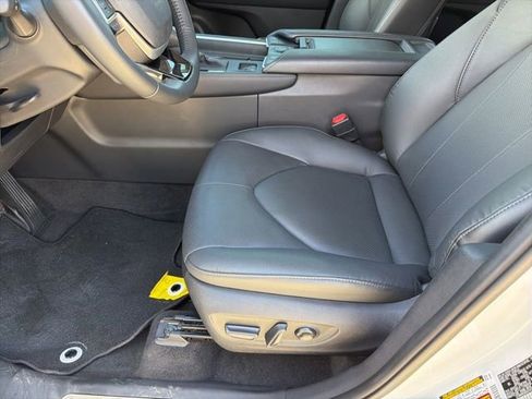Used 2024 Toyota Grand Highlander AWD image 8