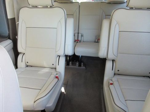 Used 2021 GMC Yukon XL Denali w/ Denali Premium Package RWD image 17